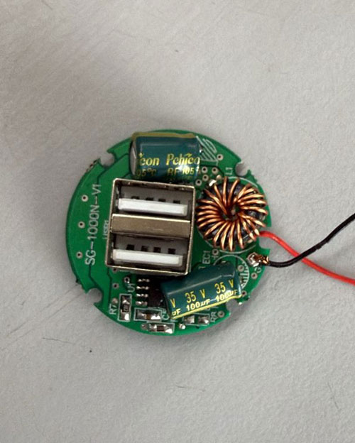  AUTOMOTIVE USB CHARGER